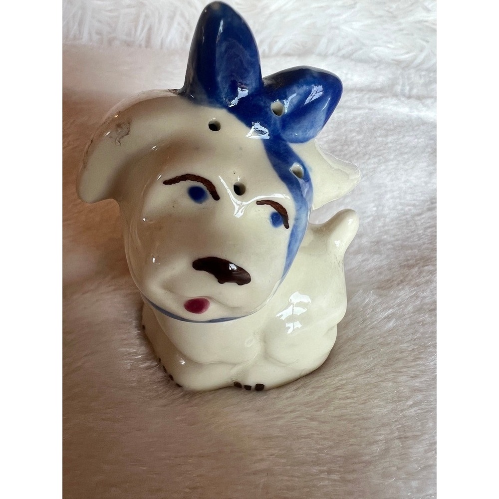 Shawnee Pottery Mugsy Toothache Dog Salt & Pepper Shakers 3.25in Blue Cream 382